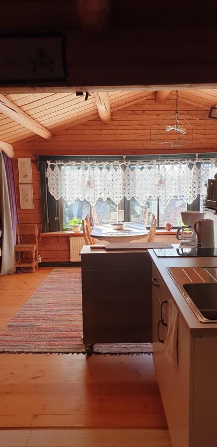 Woodstock B & B Studios Bålsta Екстериор снимка