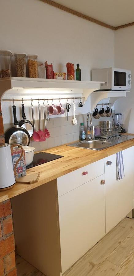 Woodstock B & B Studios Bålsta Екстериор снимка