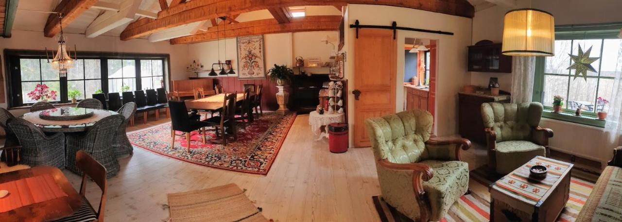 Woodstock B & B Studios Bålsta Екстериор снимка