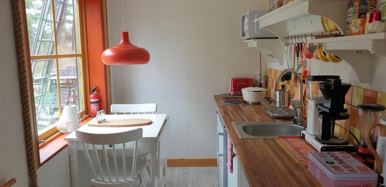 Woodstock B & B Studios Bålsta Екстериор снимка