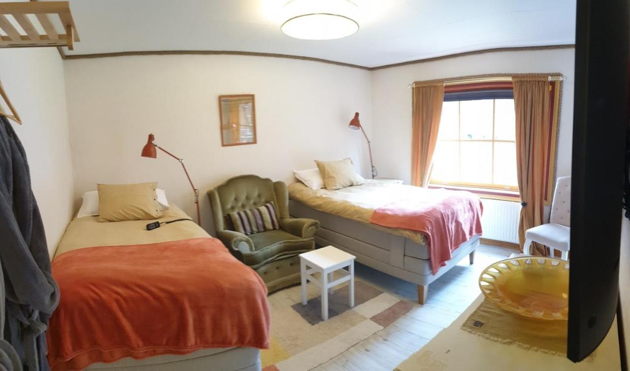 Woodstock B & B Studios Bålsta Екстериор снимка