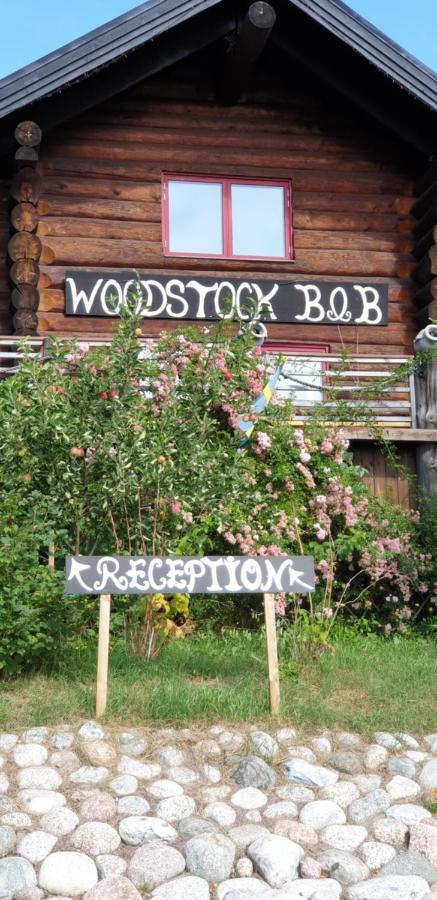 Woodstock B & B Studios Bålsta Екстериор снимка