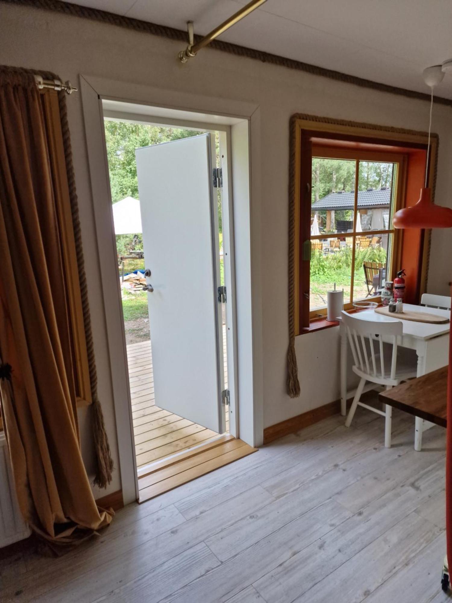 Woodstock B & B Studios Bålsta Екстериор снимка