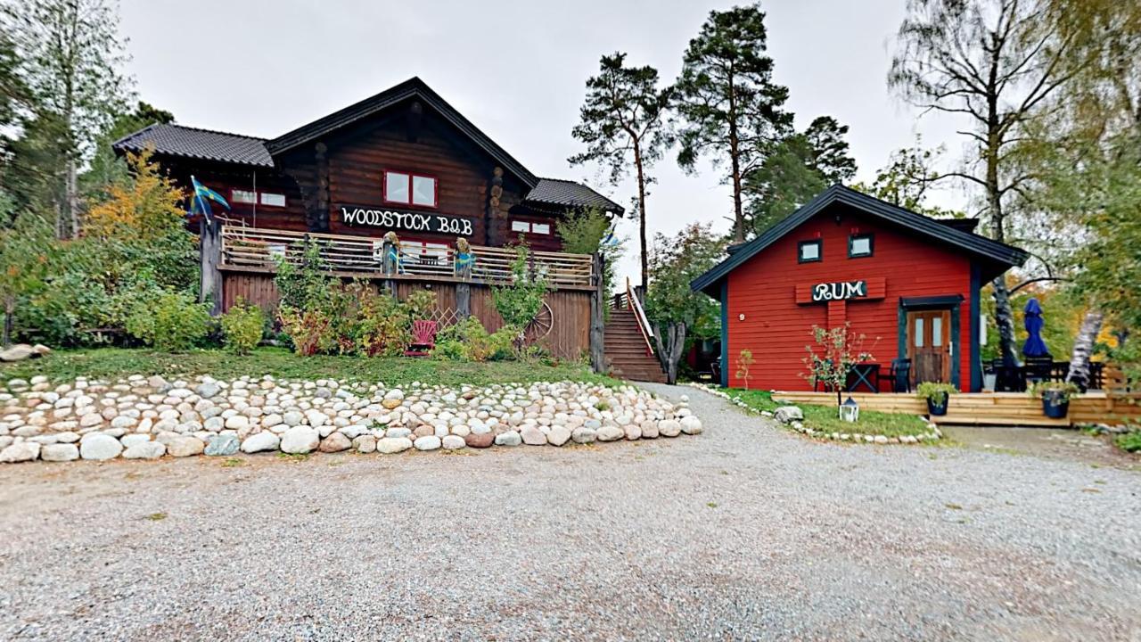 Woodstock B & B Studios Bålsta Екстериор снимка