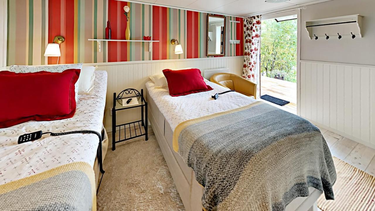 Woodstock B & B Studios Bålsta Екстериор снимка